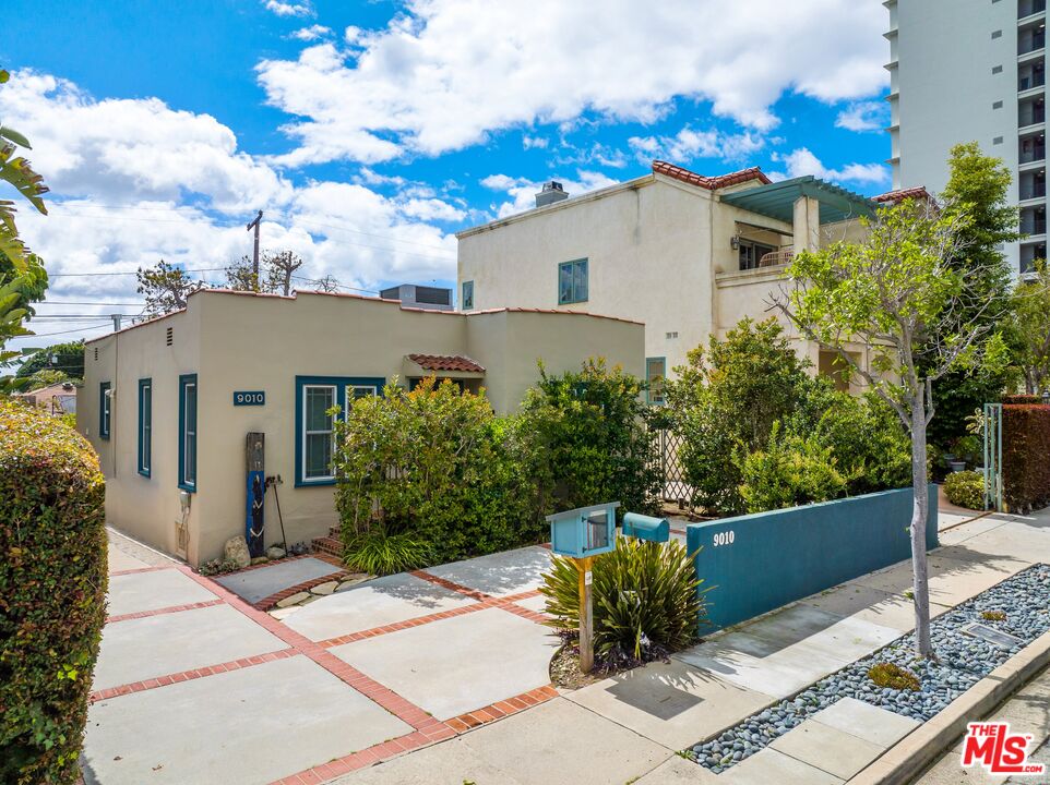 9010 Norma Pl