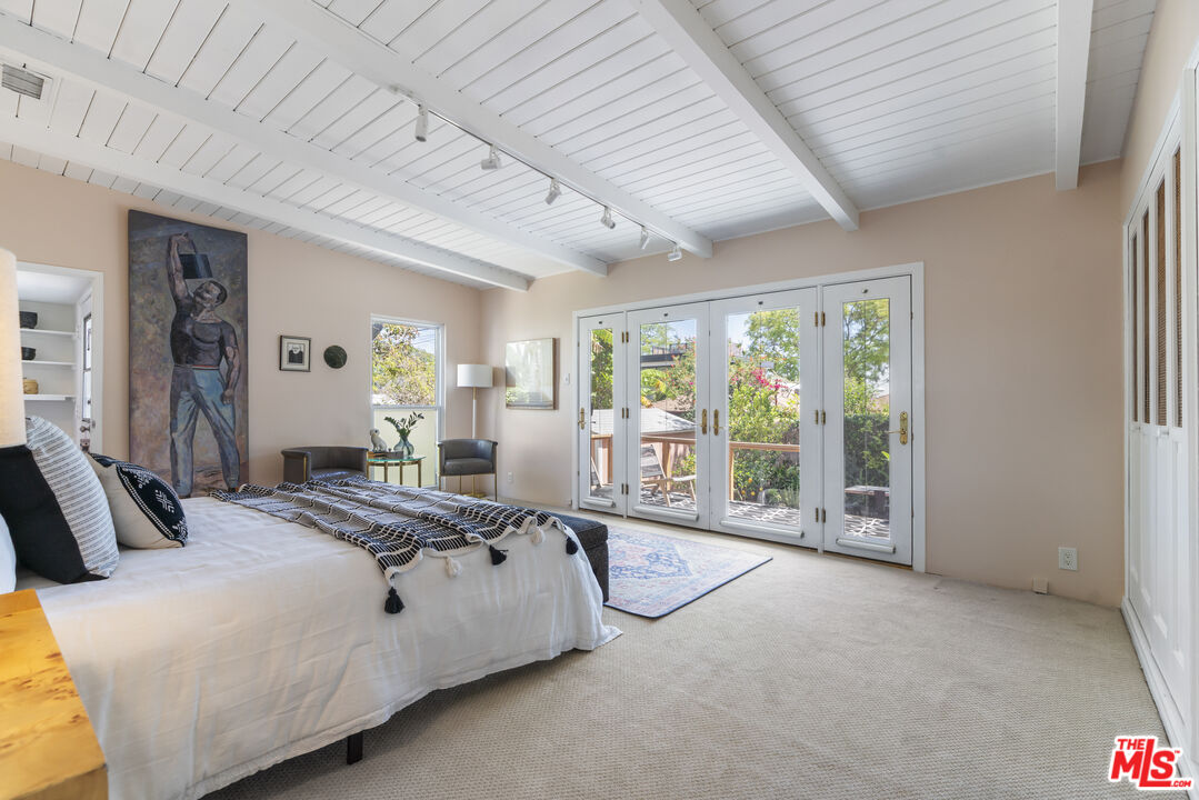 9010 Norma Pl