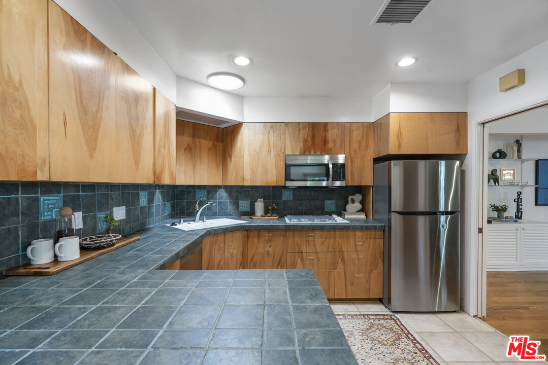 9010 Norma Pl