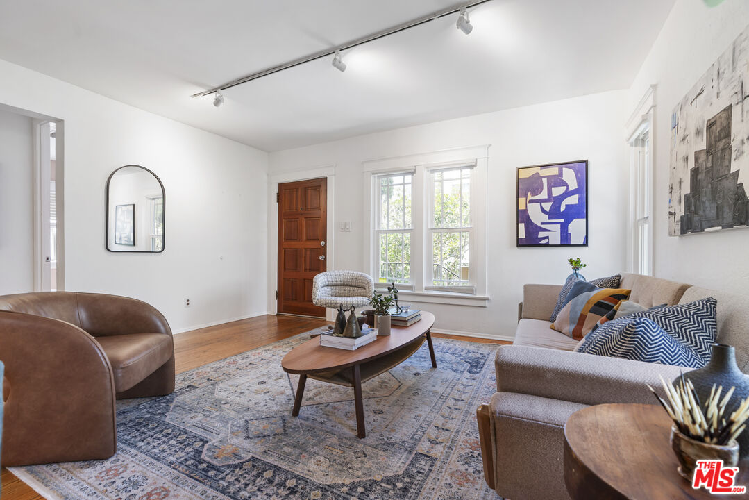 9010 Norma Pl