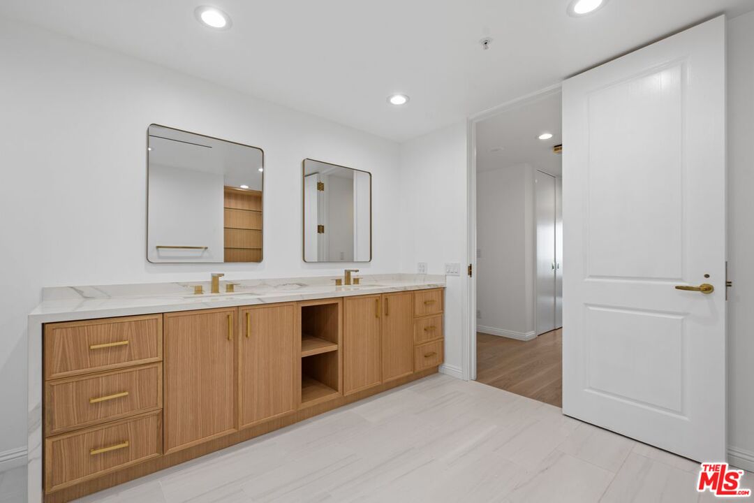 10490 Wilshire Blvd Unit: 1004