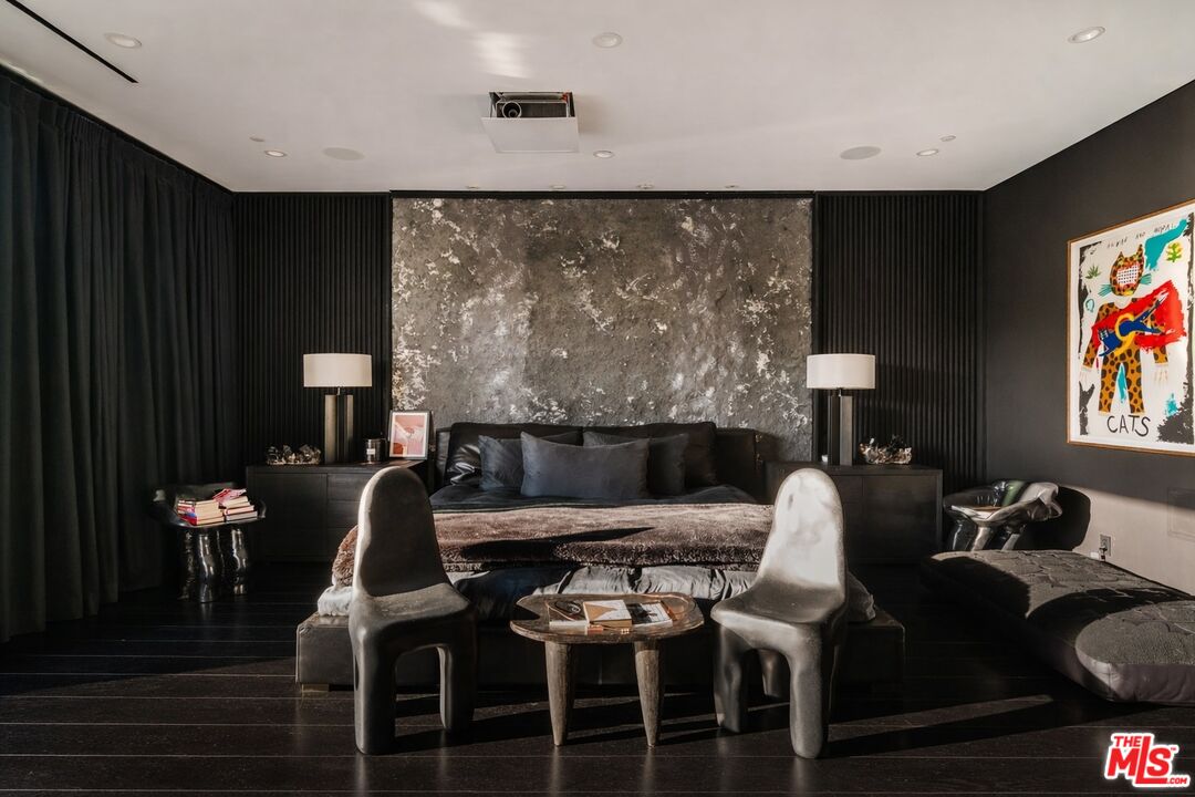 537 N Alta Vista Blvd