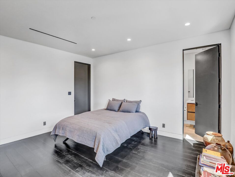 537 N Alta Vista Blvd