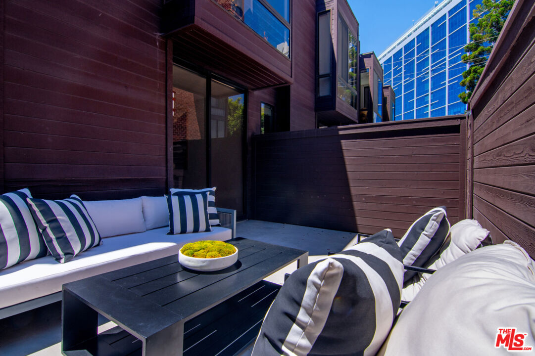 1033 Carol Dr Unit: T13