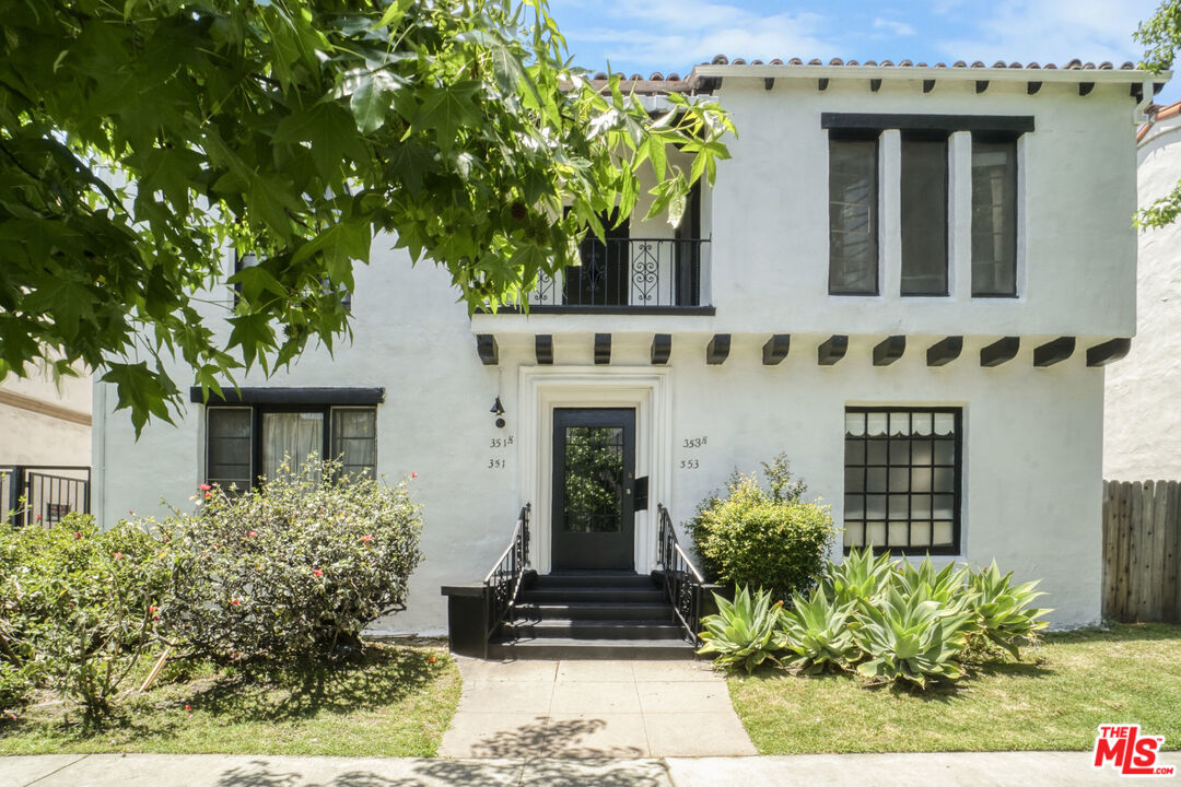 351 N Orange Grove Ave