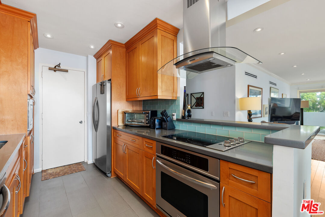 10701 Wilshire Blvd Unit: 503