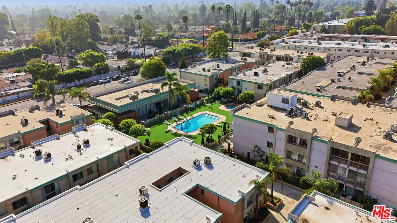 5301 Balboa Blvd Unit: F8