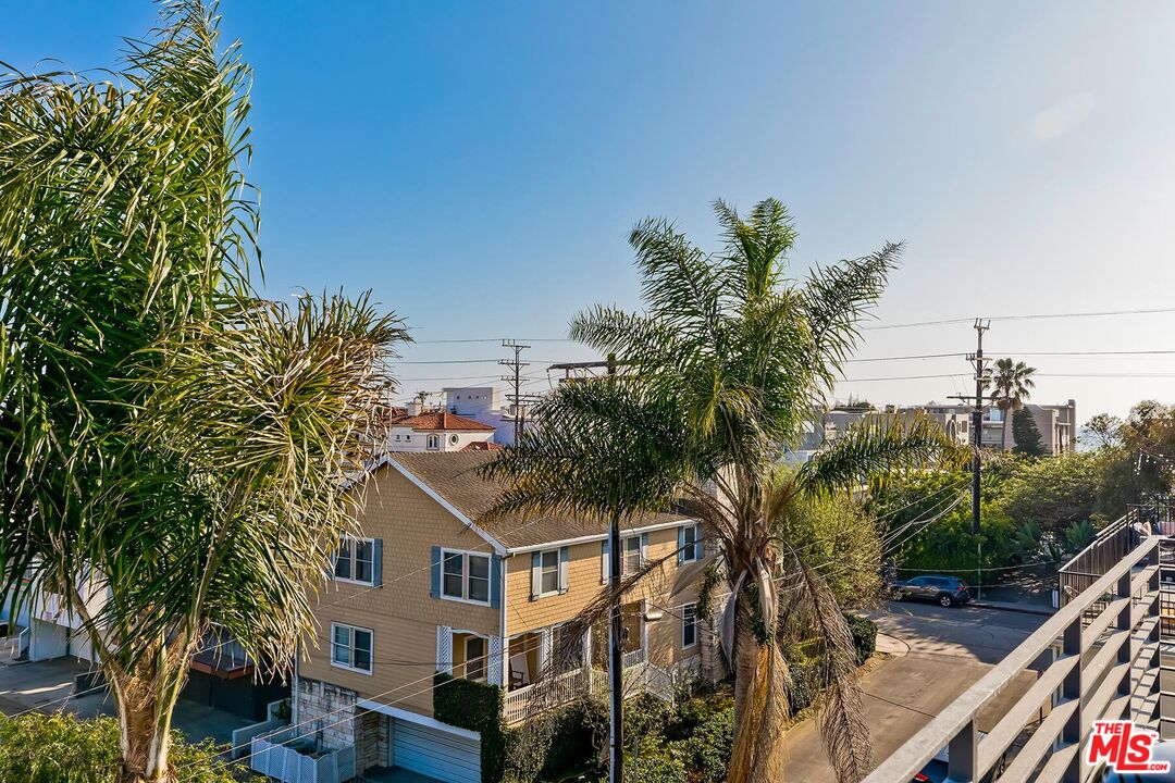 111 Eastwind St