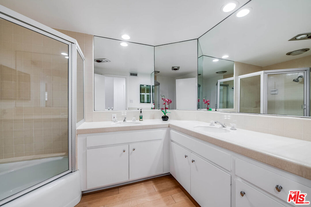 7334 Vista Del Mar Ln