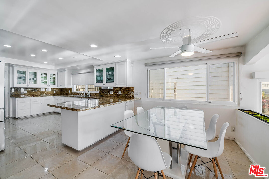 7334 Vista Del Mar Ln