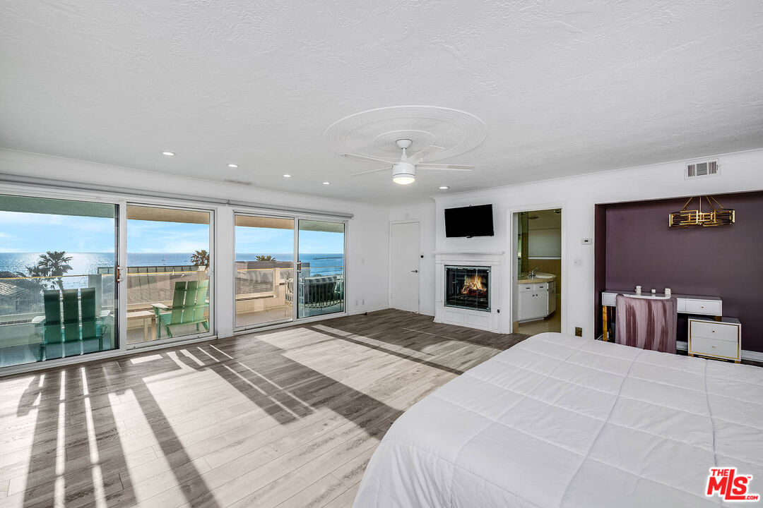 7334 Vista Del Mar Ln