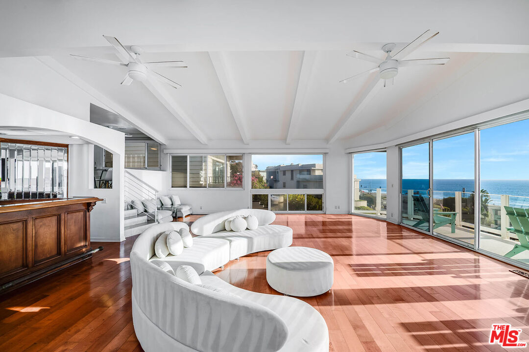 7334 Vista Del Mar Ln