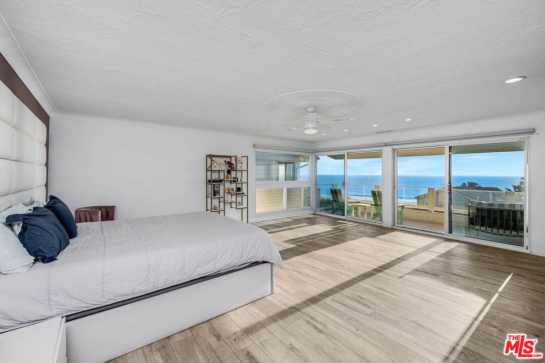 7334 Vista Del Mar Ln