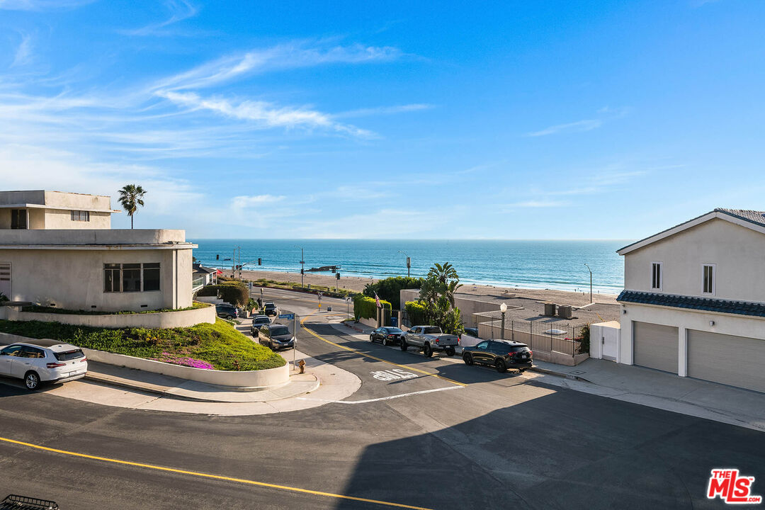 7334 Vista Del Mar Ln