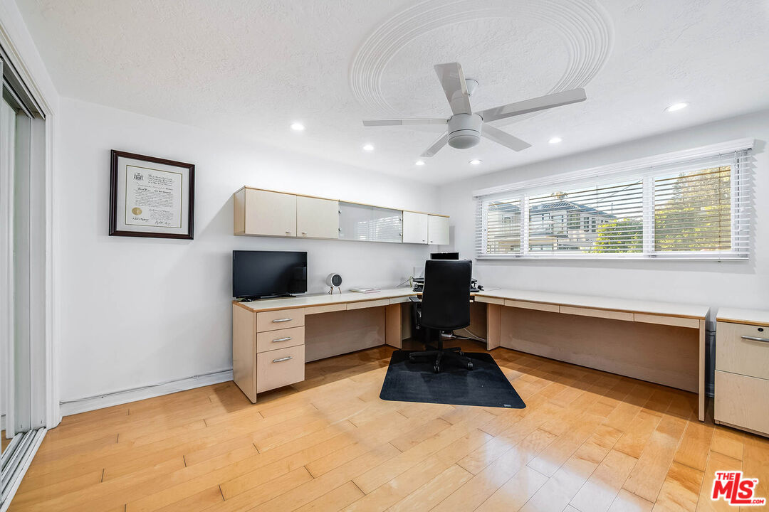 7334 Vista Del Mar Ln