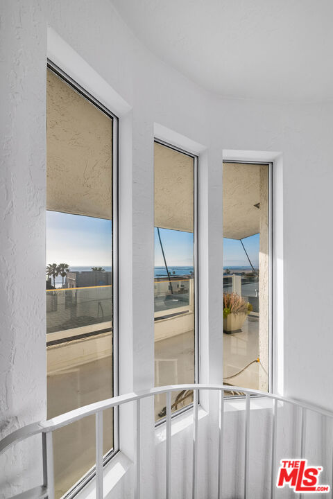 7334 Vista Del Mar Ln