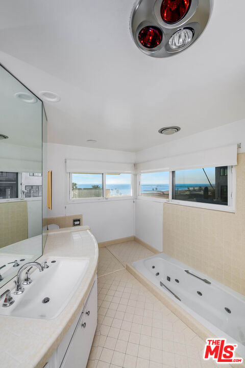 7334 Vista Del Mar Ln