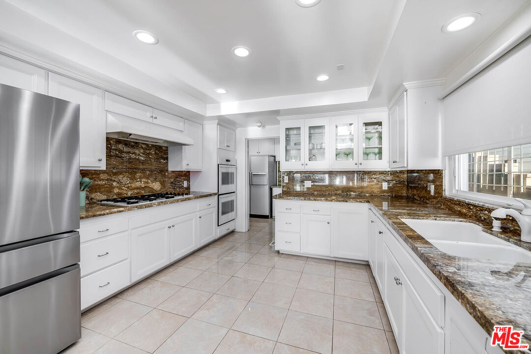 7334 Vista Del Mar Ln