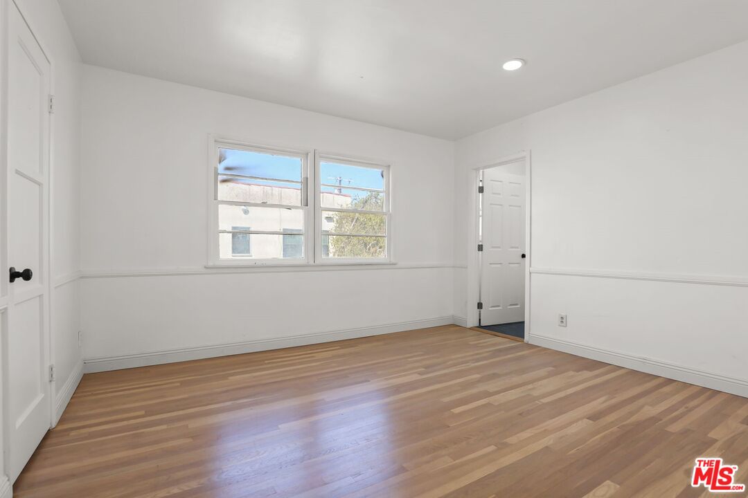 4409 Victoria Park Dr