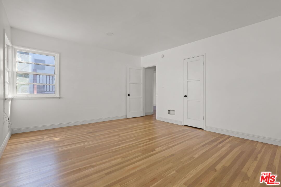 4409 Victoria Park Dr