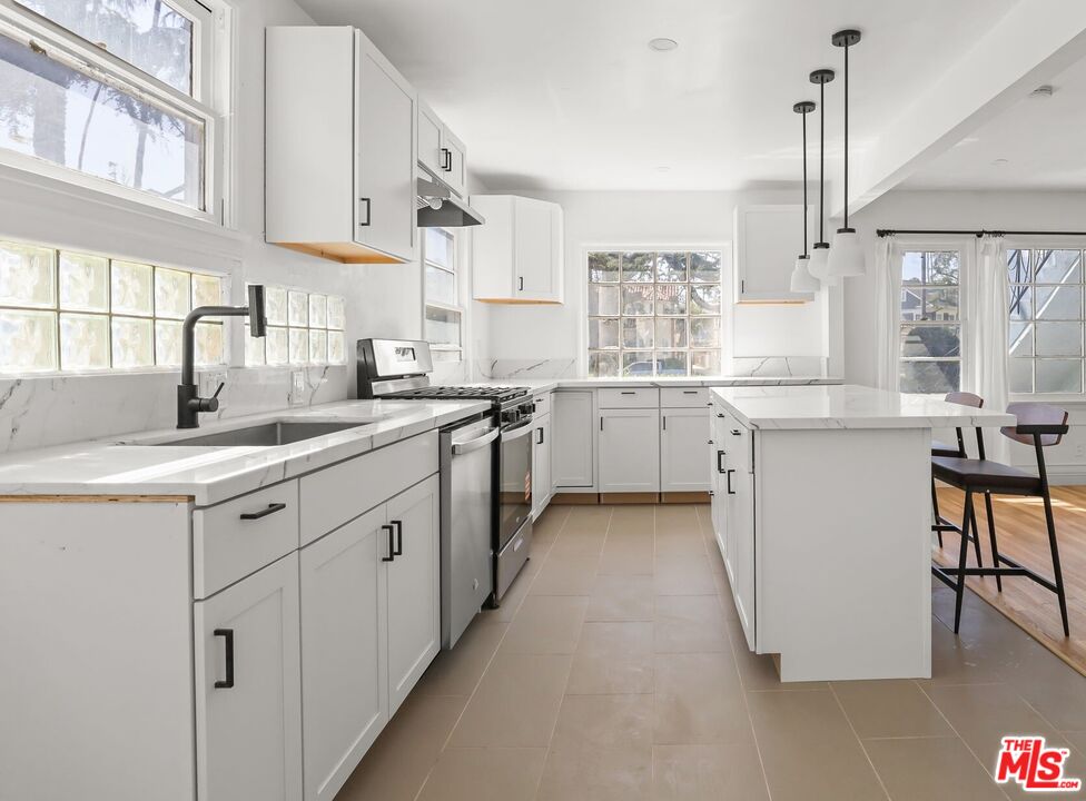 4409 Victoria Park Dr