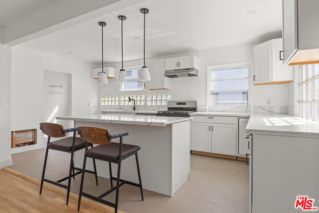 4409 Victoria Park Dr