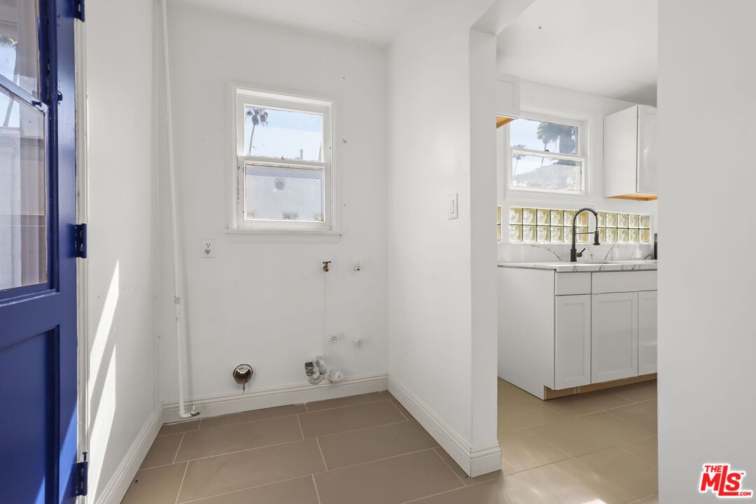 4409 Victoria Park Dr