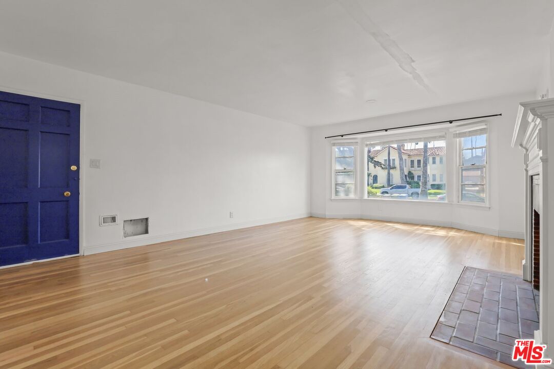 4409 Victoria Park Dr