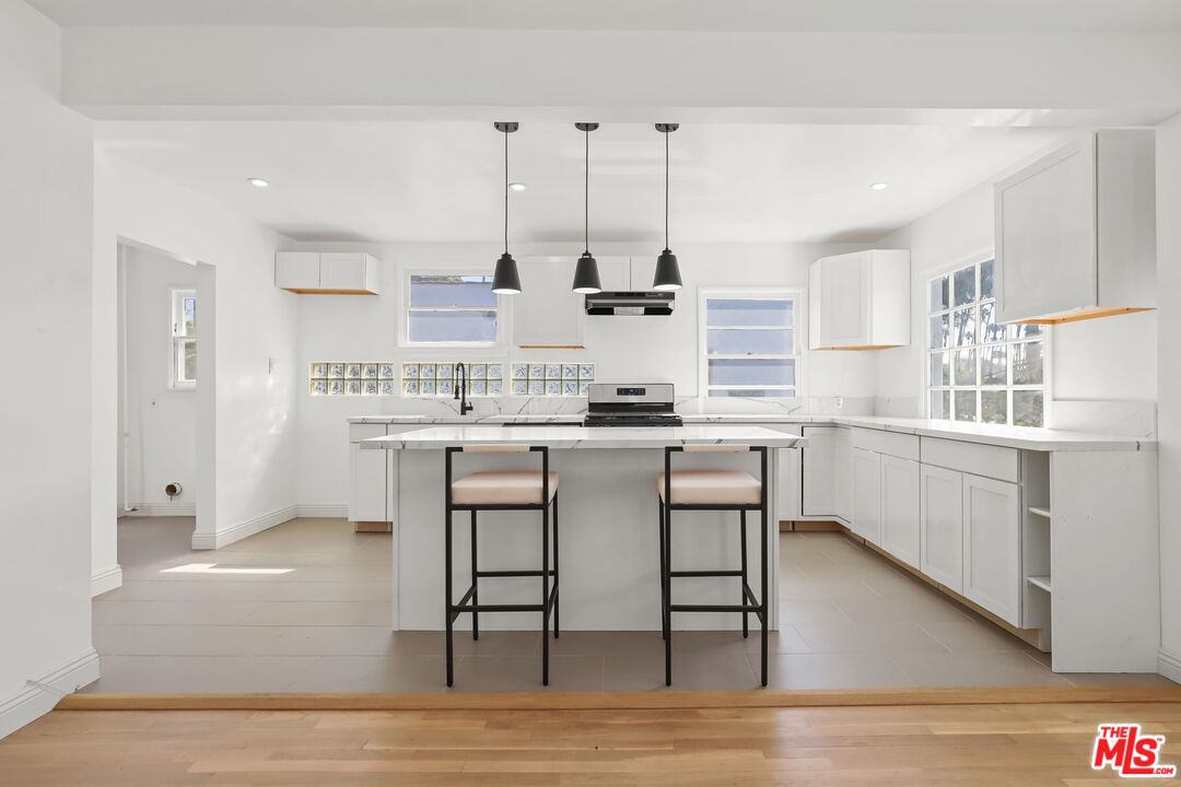 4409 Victoria Park Dr