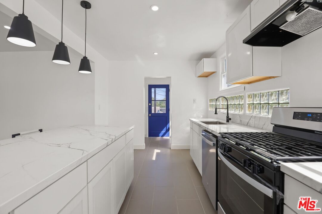 4409 Victoria Park Dr