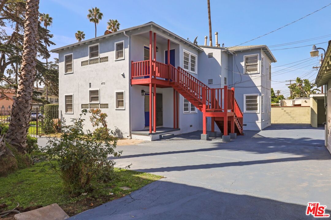 4411 Victoria Park Dr