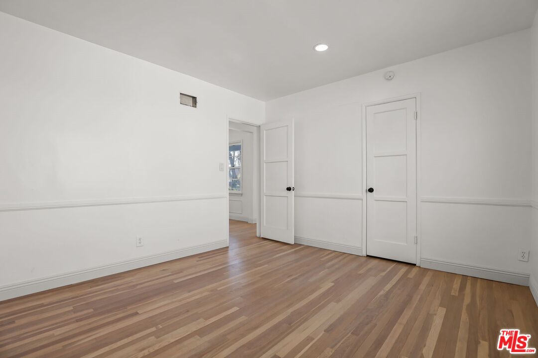 4411 Victoria Park Dr
