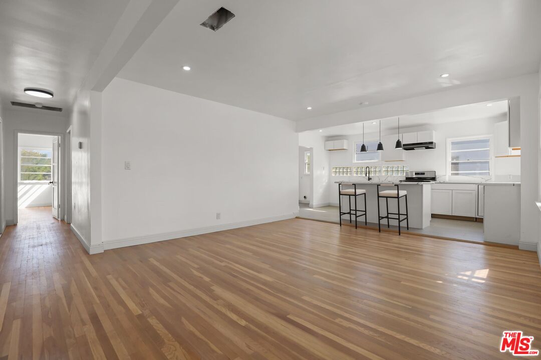 4411 Victoria Park Dr