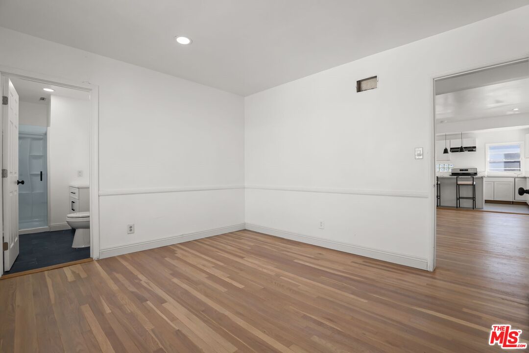4411 Victoria Park Dr