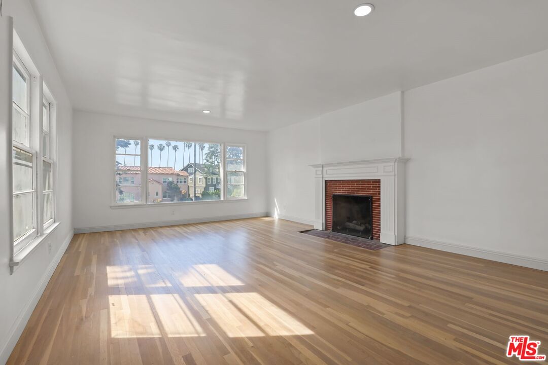 4411 Victoria Park Dr