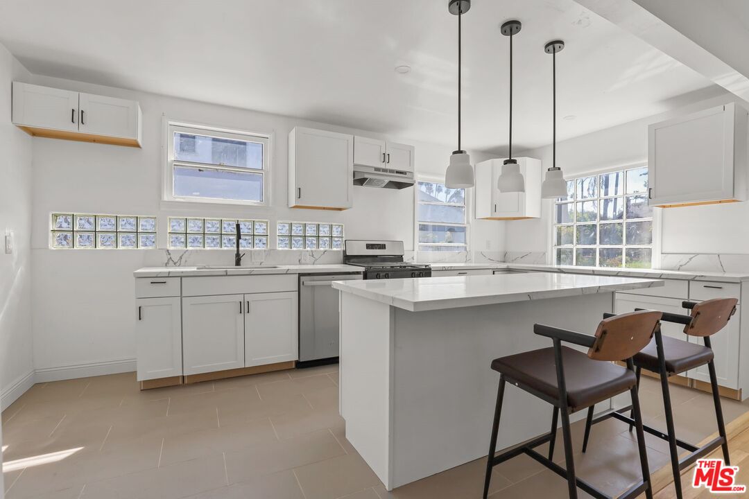 4409 Victoria Park Dr