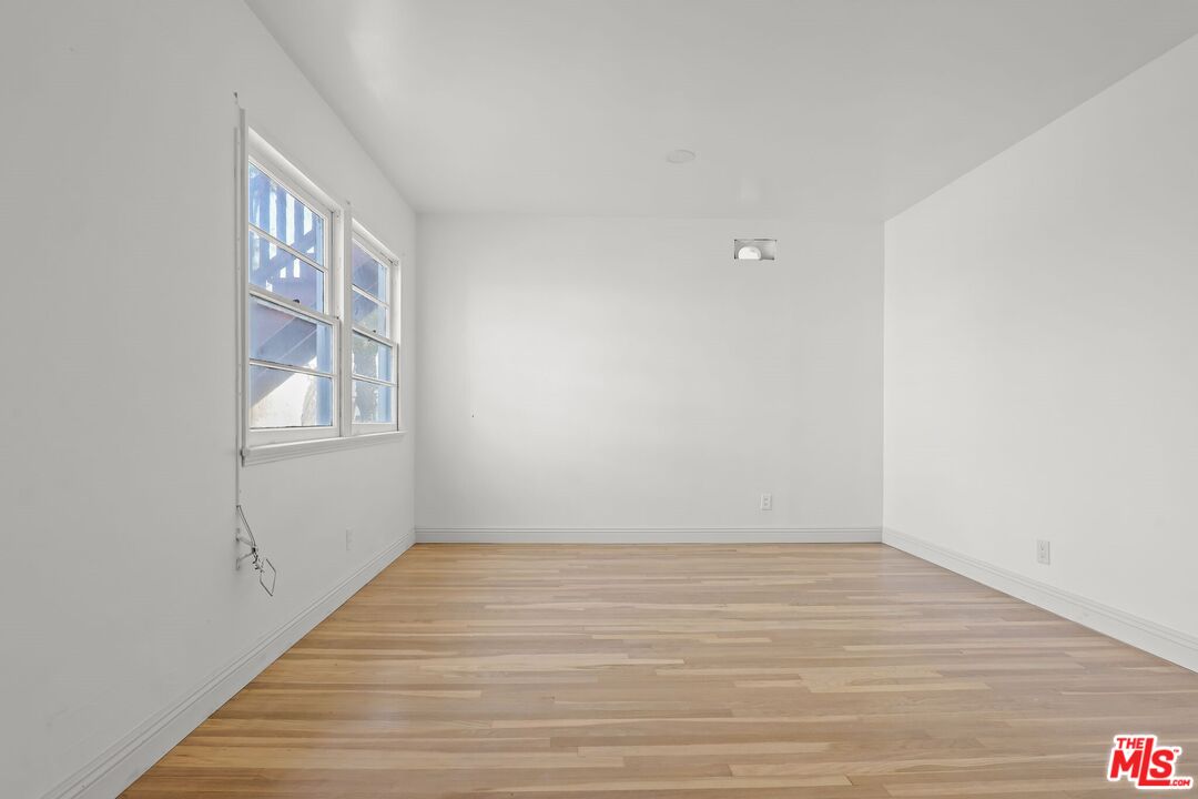 4409 Victoria Park Dr