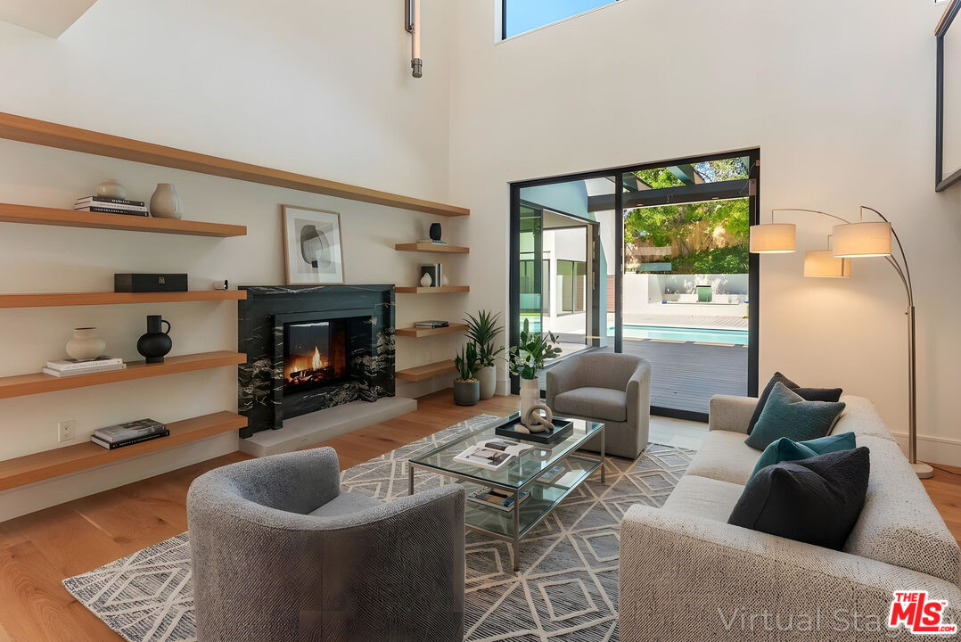 382 Aderno Way