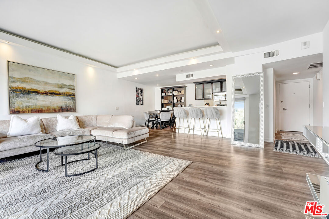 7250 Franklin Ave Unit: 503