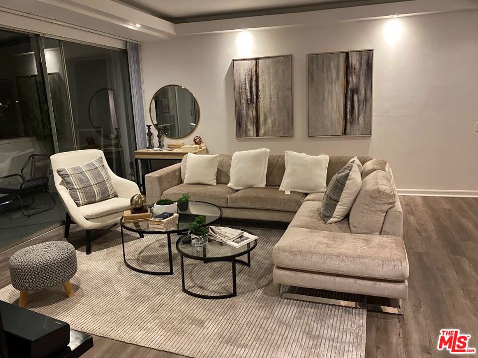 7250 Franklin Ave Unit: 503