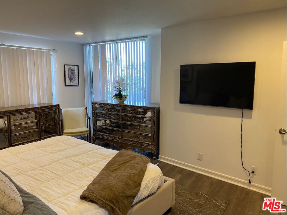 7250 Franklin Ave Unit: 503