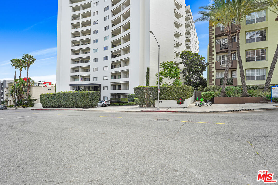 7250 Franklin Ave Unit: 503