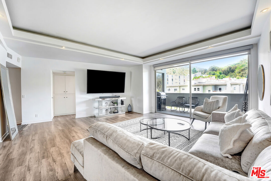 7250 Franklin Ave Unit: 503