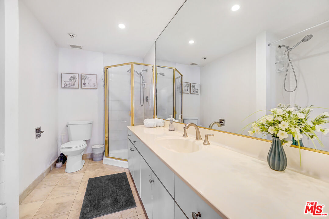 7250 Franklin Ave Unit: 503