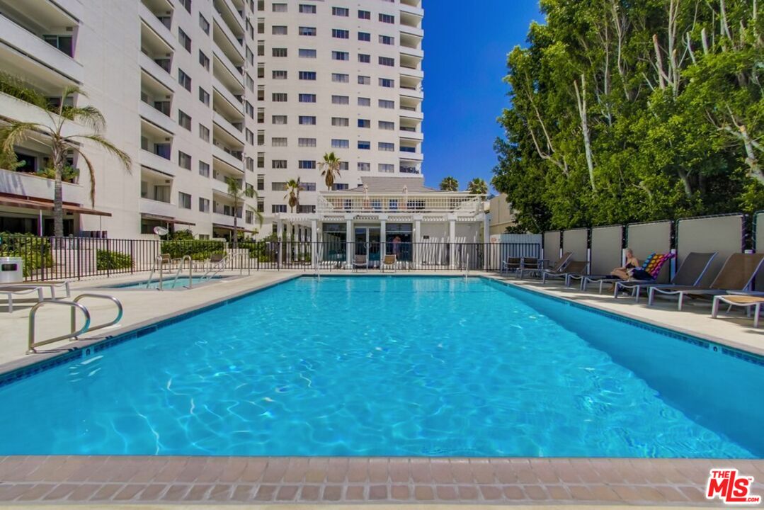 7250 Franklin Ave Unit: 503