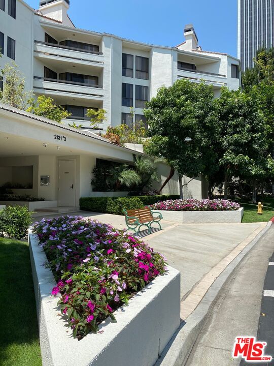 2131 Century Park Ln Unit: 212