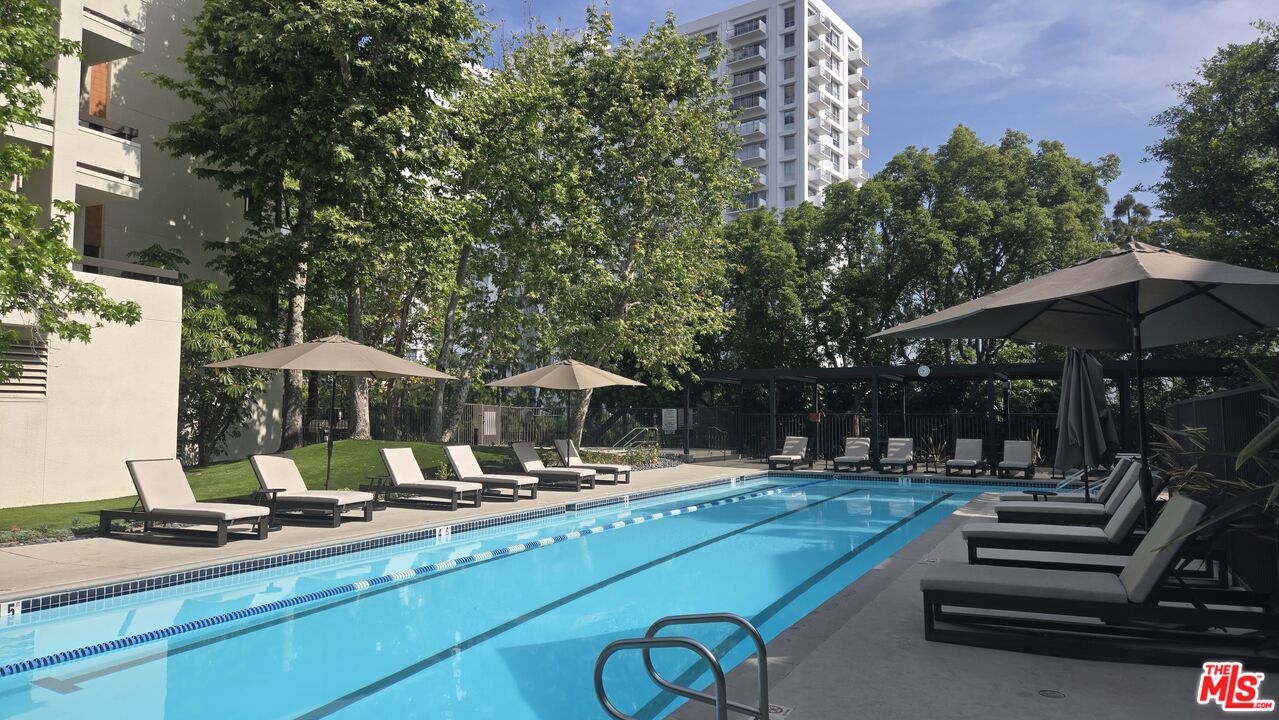 2131 Century Park Ln Unit: 212