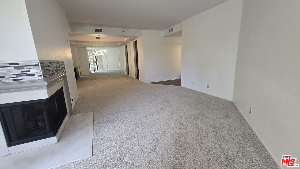 2131 Century Park Ln Unit: 212