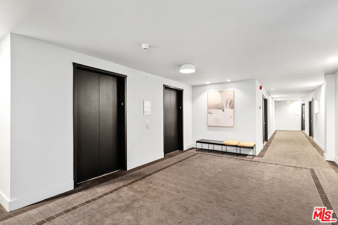 818 N Doheny Dr Unit: 606