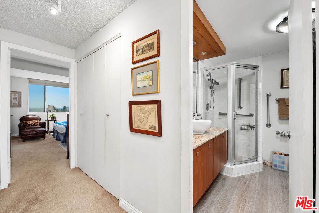 818 N Doheny Dr Unit: 606